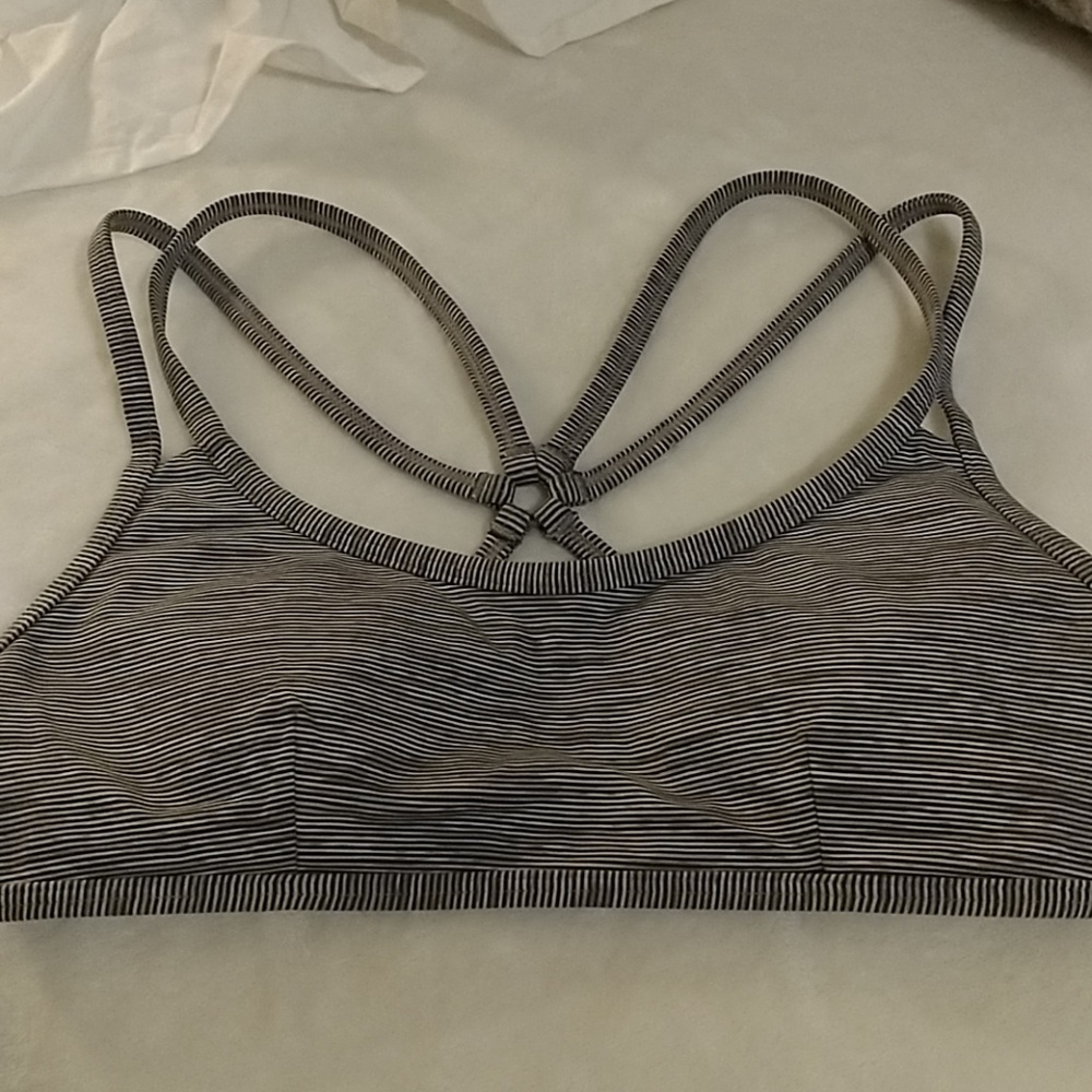 Lululemon sports bra